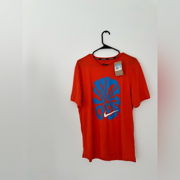 NWT Nike Rise 365 Run Energy Dri-Fit Short-Sleeve
Running Top - Picture 4 of 6